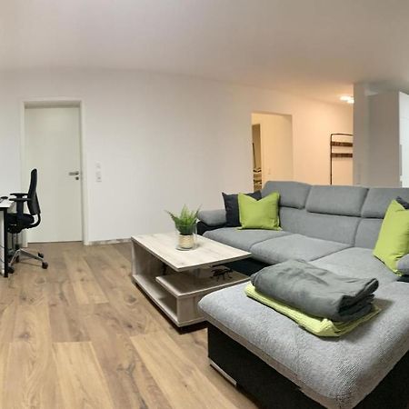 Firmen & Ferienwohnung Brecht 1 Waibstadt Екстер'єр фото