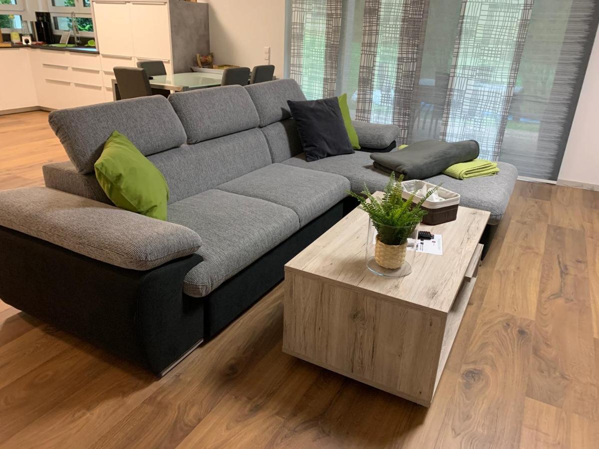 Firmen & Ferienwohnung Brecht 1 Waibstadt Екстер'єр фото